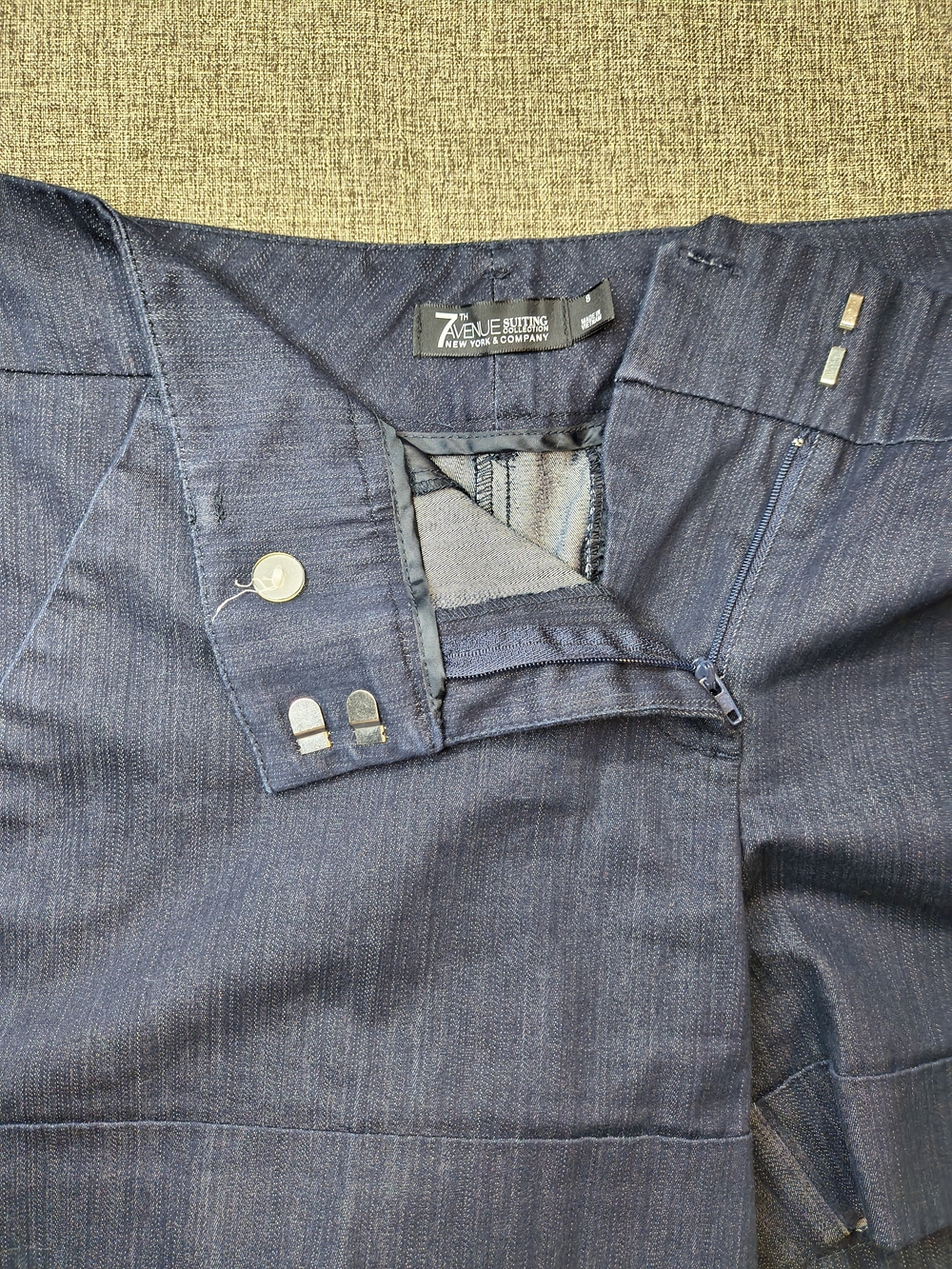 New York & Company 7th Avenue Collection blue denim Shorts - Picture 4 of 4